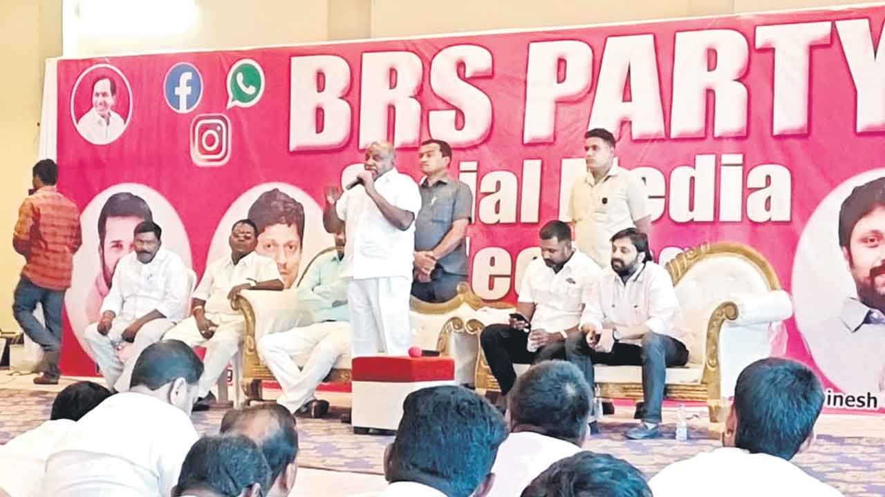 సోషల్ మీడియా ద్వారా ప్రచారం చేయాలి..