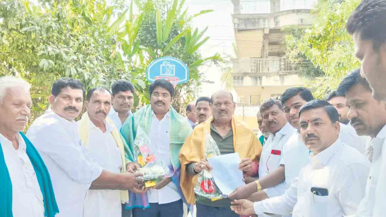 ఫంక్షన్‌ హాల్‌ నిర్మాణానికి రూ. 10 లక్షలు మంజూరు