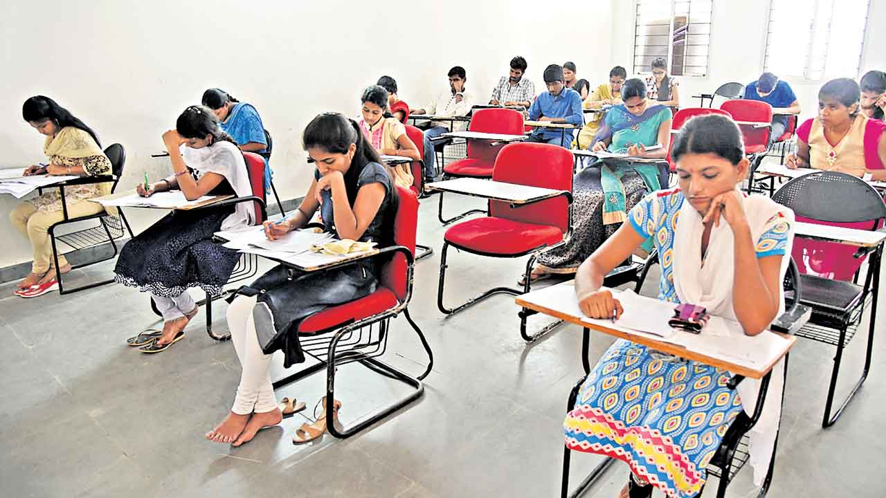 ఏఈ పరీక్ష మార్చి 5కు మార్పు