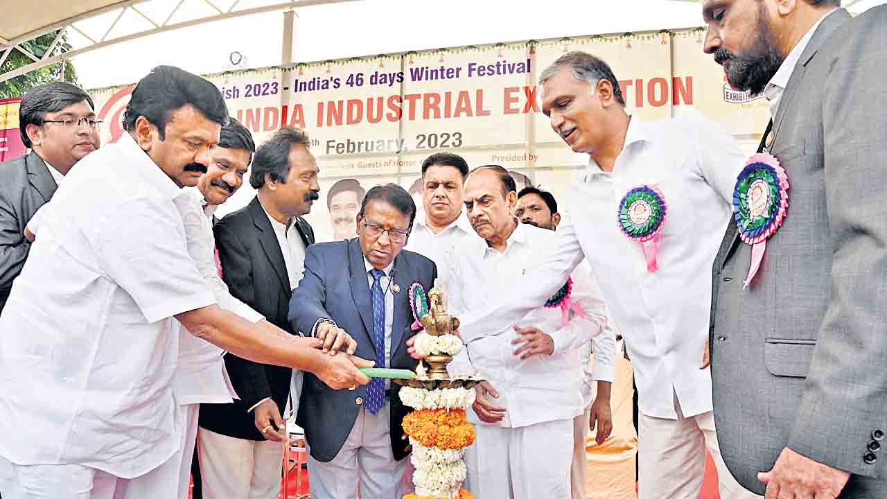 పోదాం పదా.. నుమాయిష్‌కు