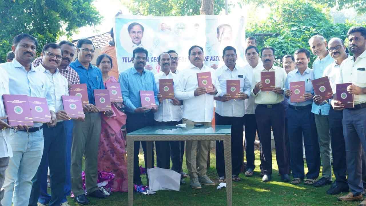 సర్పంచ్‌ల ఇబ్బందులకు కేంద్రమే కారణం