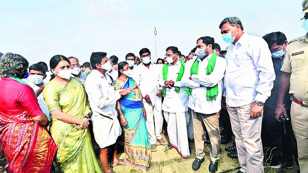 వడగండ్ల బాధితులకు భరోసా