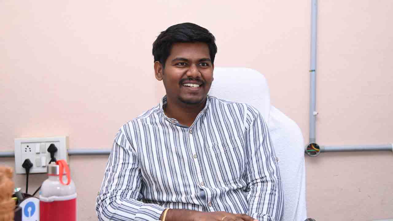 స్ఫూర్తి పొంది.. సివిల్స్ సాధించి..