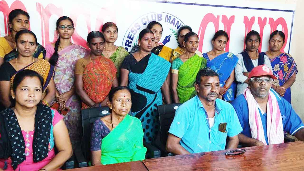 డబుల్‌ బెడ్రూం ఇండ్లపై అనవసర రాద్ధాంతం