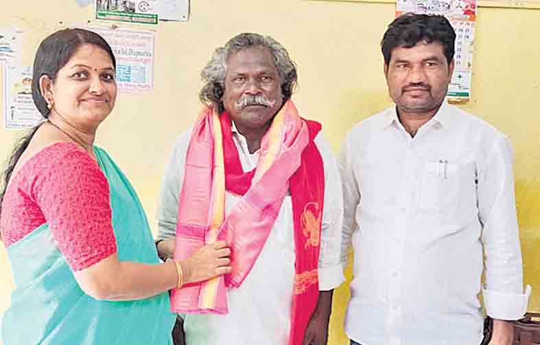 పద్మశ్రీ కిన్నెర మొగులయ్యకు సన్మానం