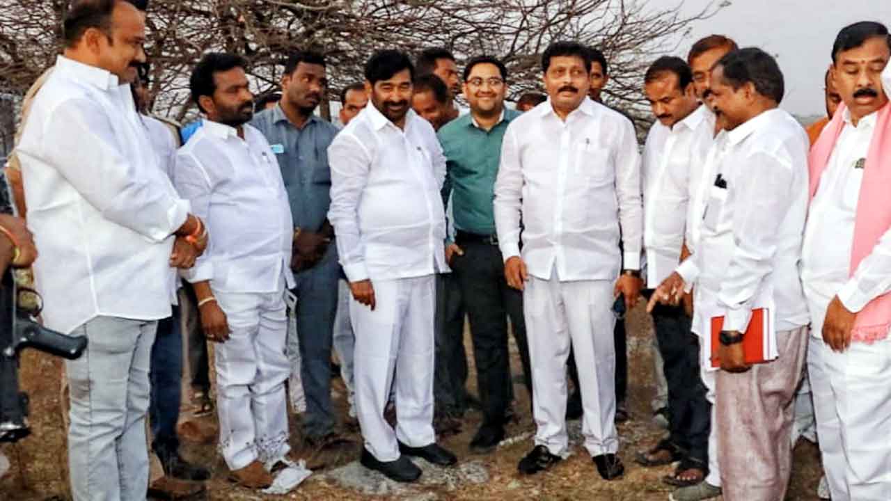 పెద్దగట్టు జాతరను ఘనంగా నిర్వహించాలి