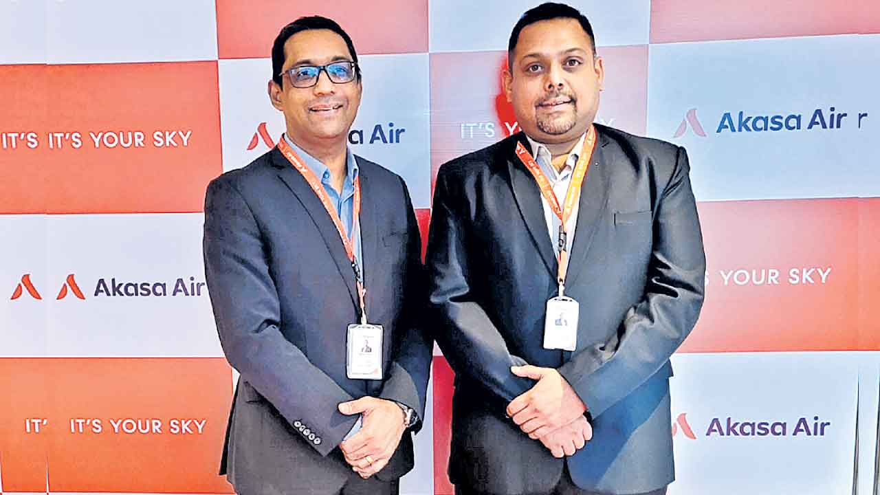 హైదరాబాద్‌ నుంచి ఆకాశ విమాన సేవలు