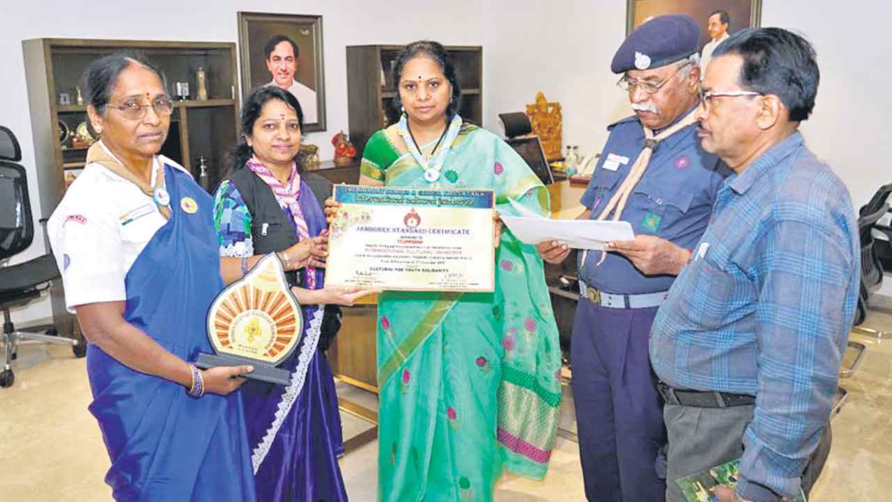 జంబూరిలో సత్తా చాటిన స్కౌట్స్‌ అండ్‌ గైడ్స్‌ విద్యార్థులు