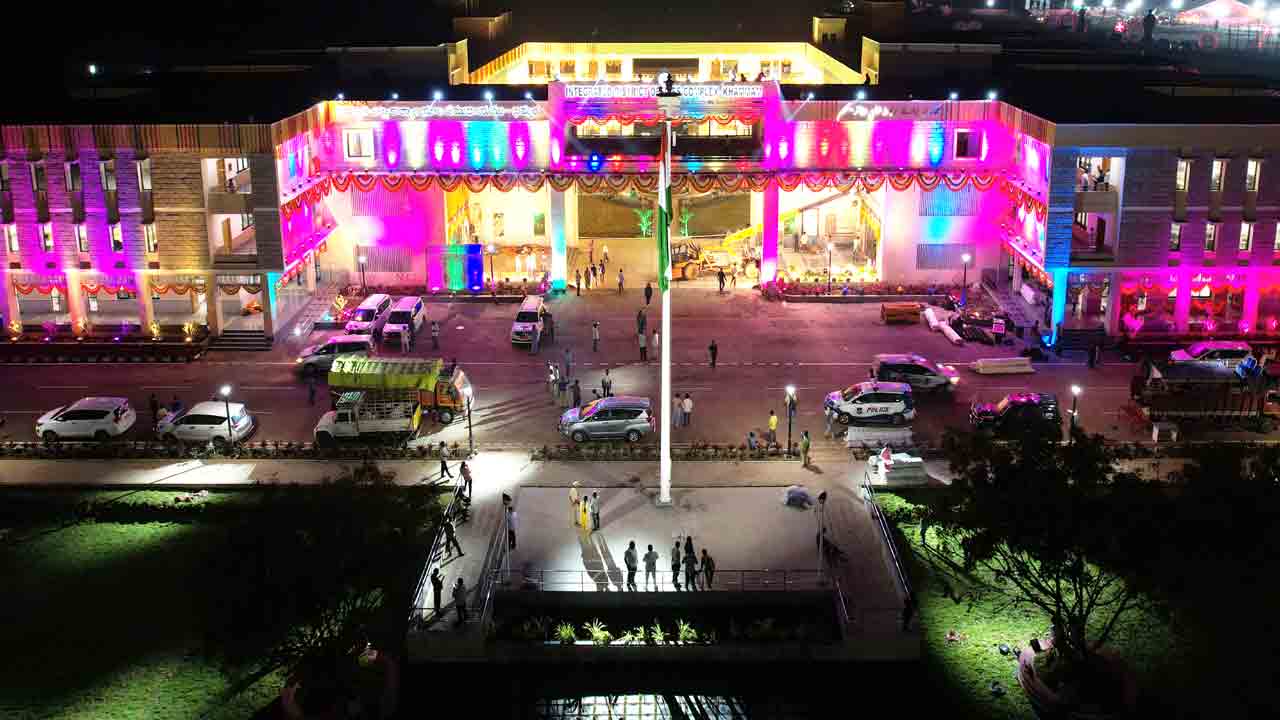 సమీకృత కలెక్టరేట్‌ ముస్తాబు