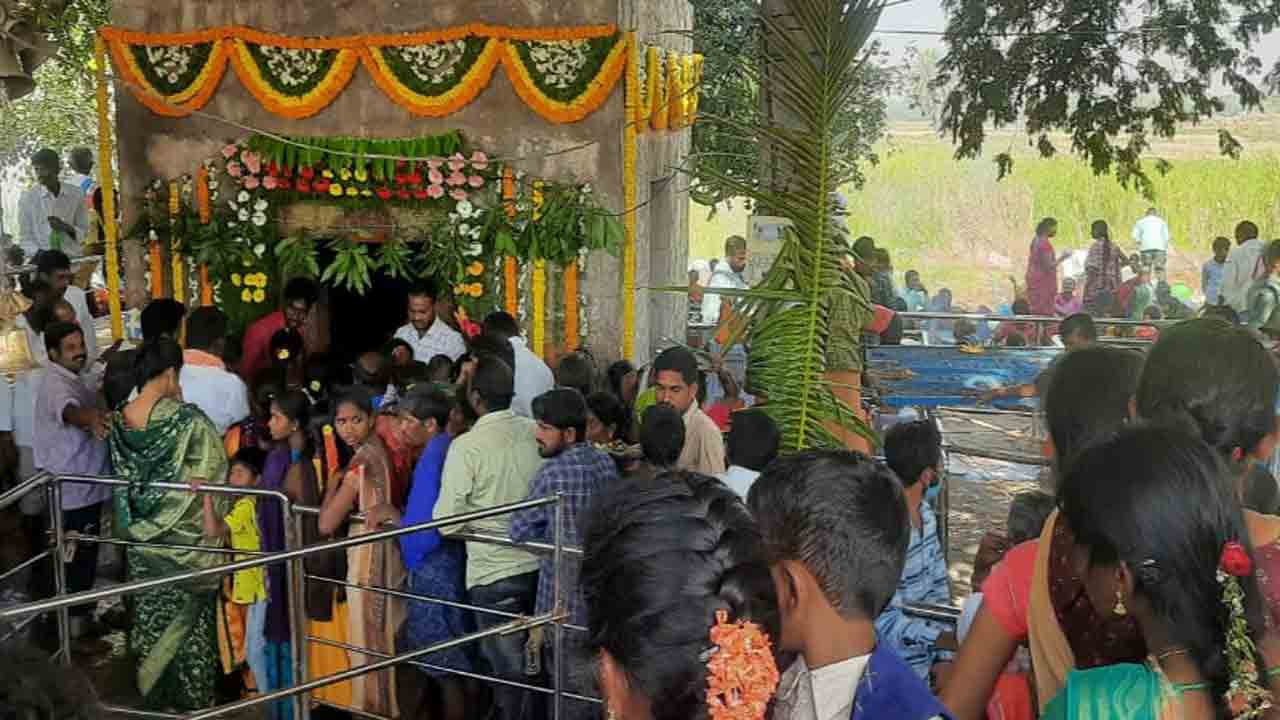 వైభవంగా చింతలకుంట అంజన్న జాతర