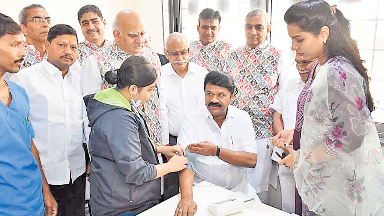 పేదలకు సాయంతోనే సమాజంలో గుర్తింపు