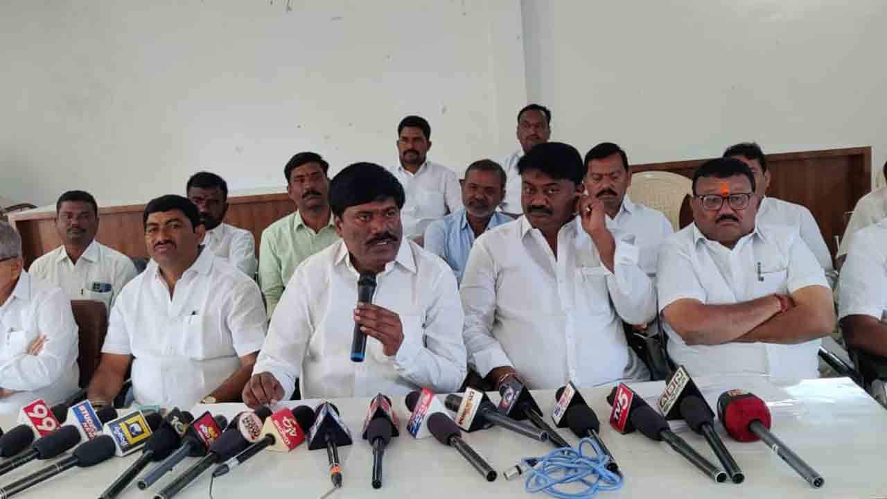 రోడ్ల మరమ్మతులకు రూ.63.88కోట్లు