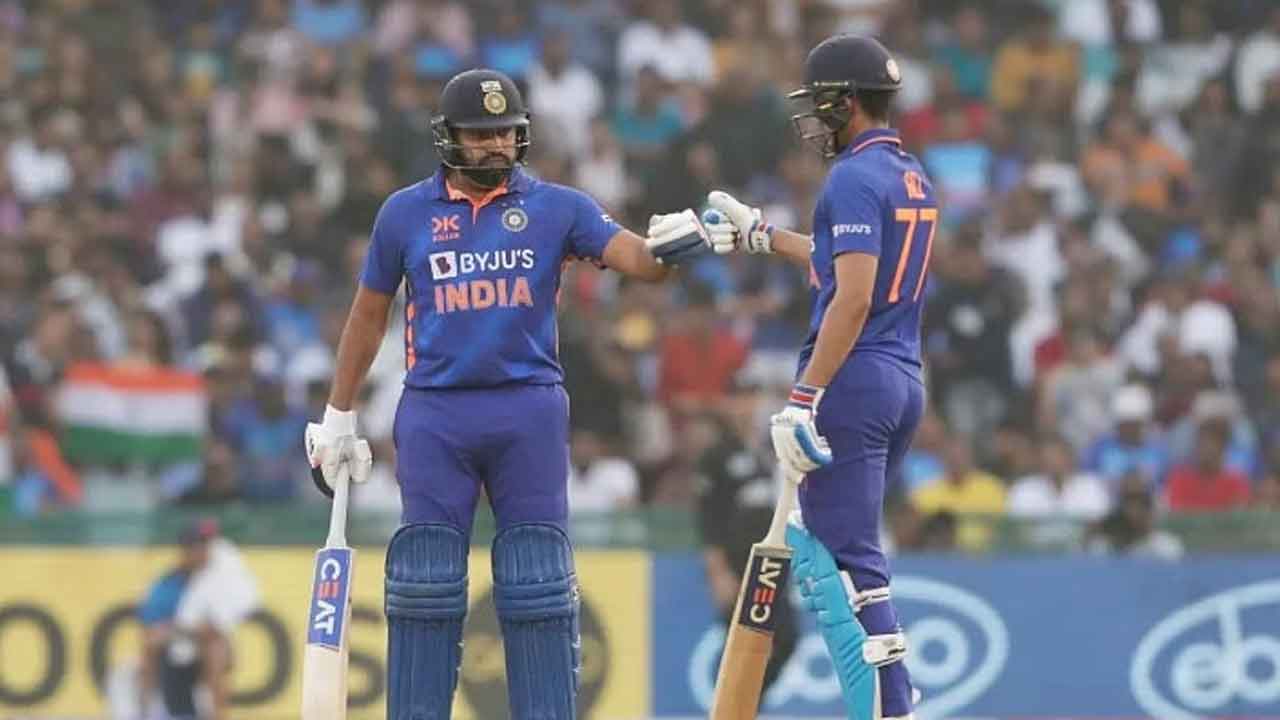 పేసర్ల ప్రతాపం.. రెండో వన్డేలో భారత్‌ ఘన విజయం