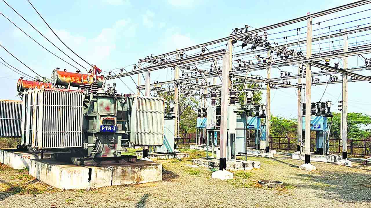 కరెంట్‌ కష్టాలు దాటి..