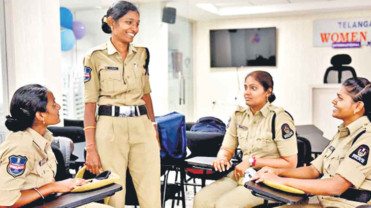 మహిళలకు సేఫ్‌.. హైదరాబాద్‌