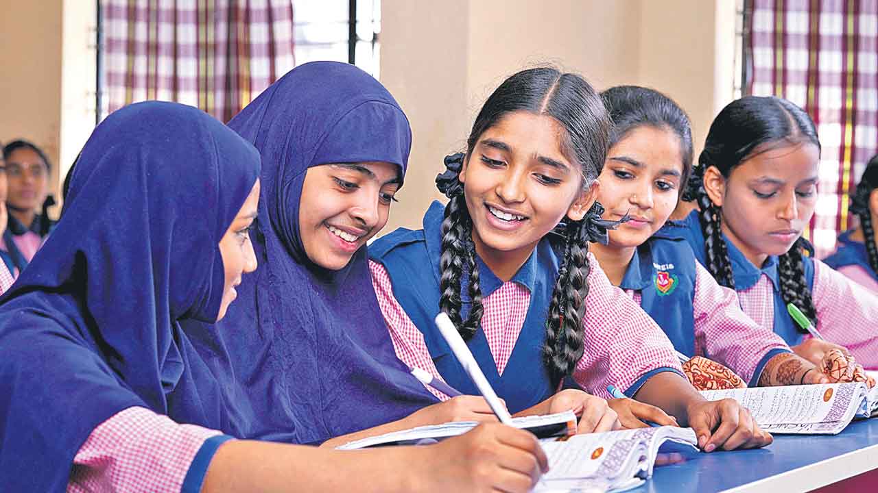 నేడు బడులు పునఃప్రారంభం