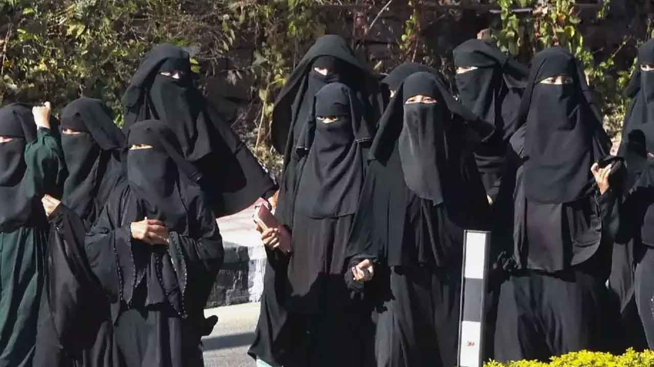 బహు భార్యత్వం, నిఖా హలాలాపై ఐదుగురు సభ్యుల ధర్మాసనం