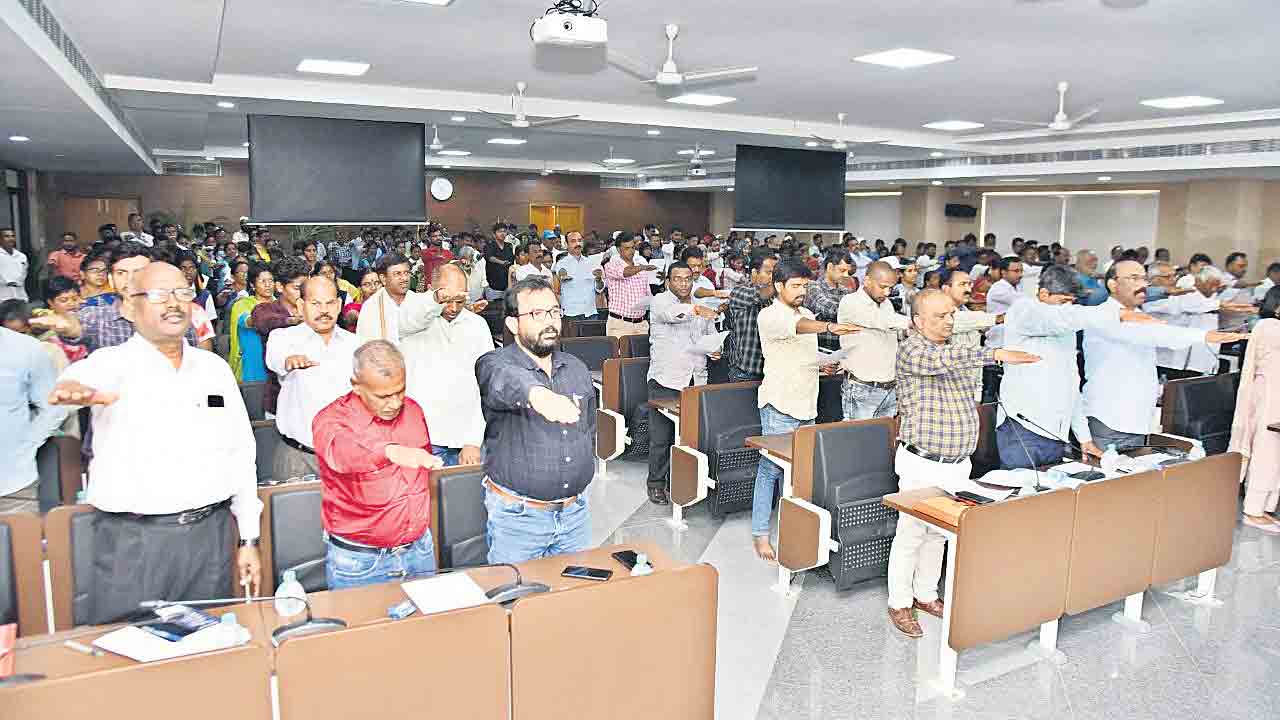 ప్రజాస్వామ్యంలో ఓటు ఎంతో కీలకం