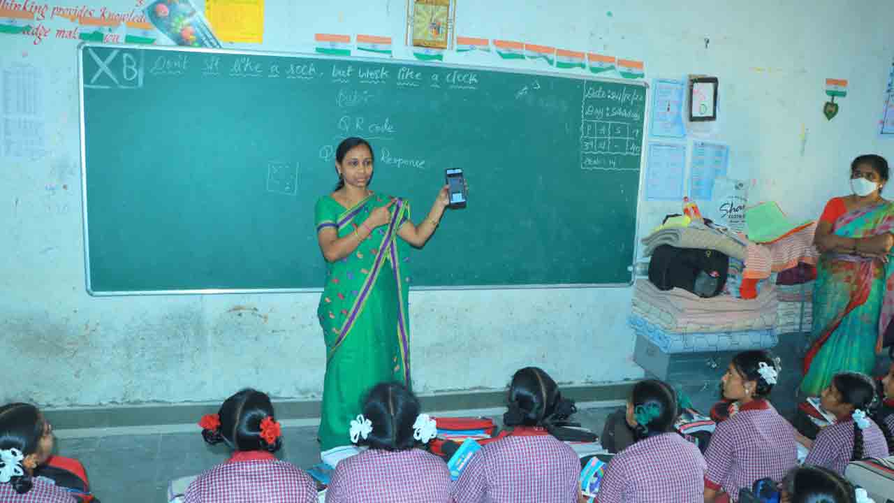 స్కాన్‌ చెయ్‌.. పాఠాలు చూసెయ్‌..