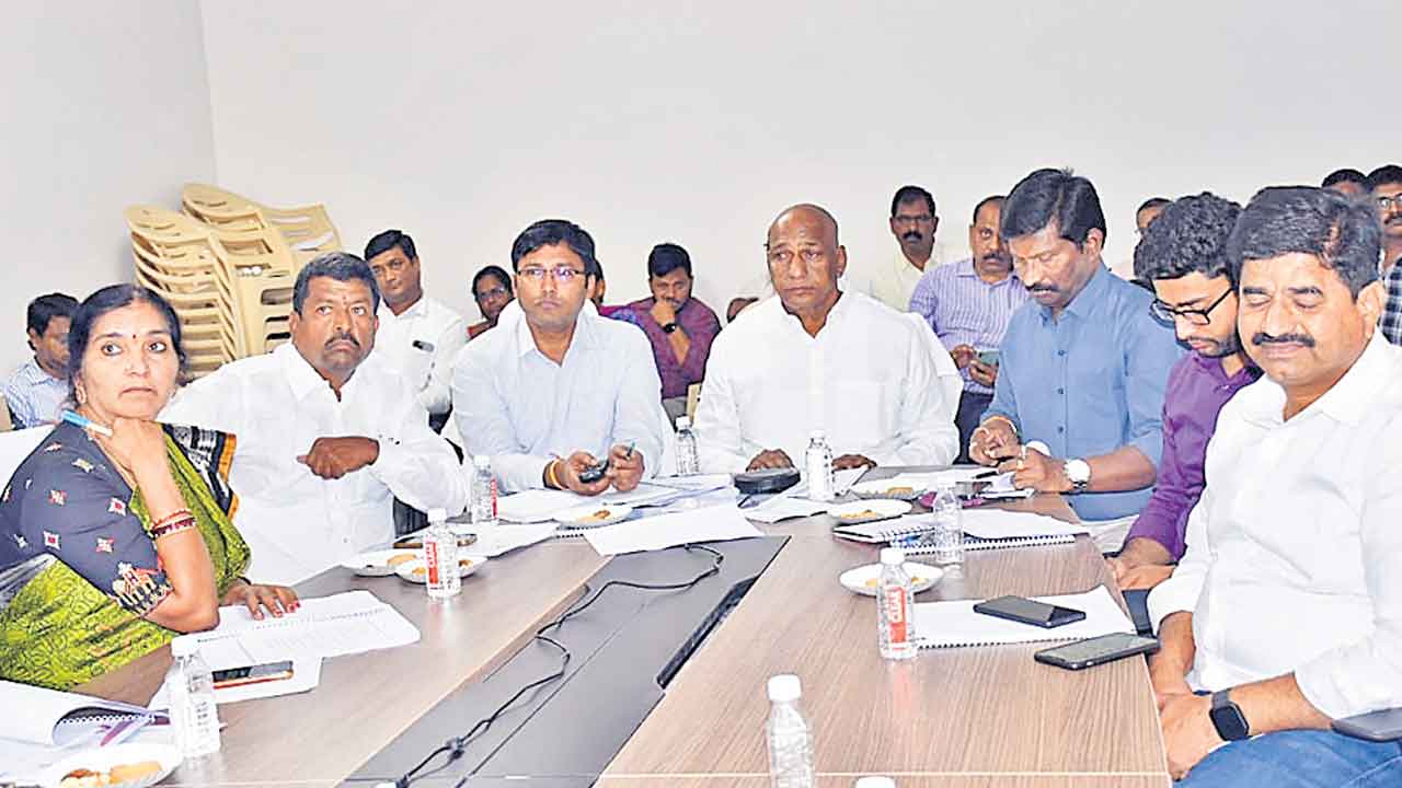 కంటి వెలుగును విజయవంతం చేయాలి