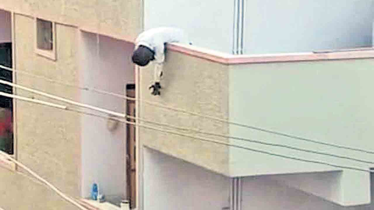 బాలుడి ప్రాణం తీసిన గాలిపటం