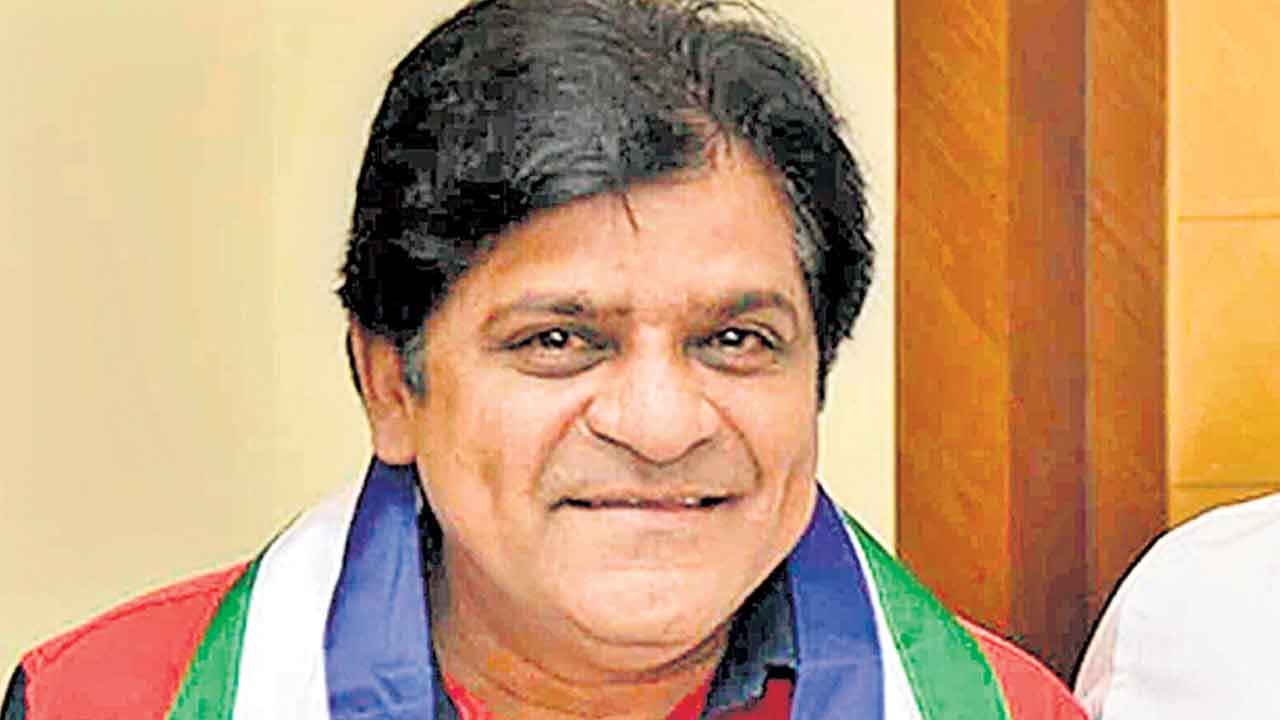పవన్‌పై పోటీకి సిద్ధం