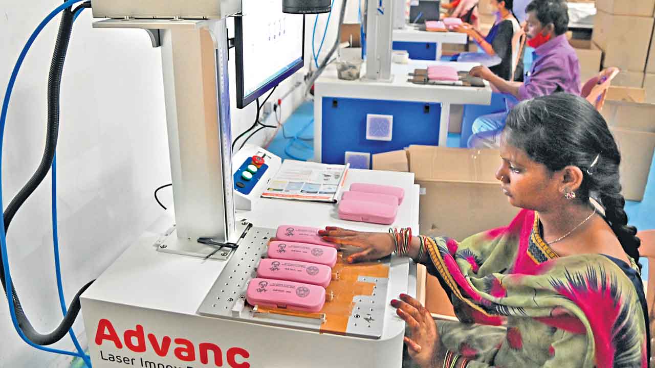 కేసీఆర్‌ ముందు చూపు.. ఎందరికో కంటిచూపు