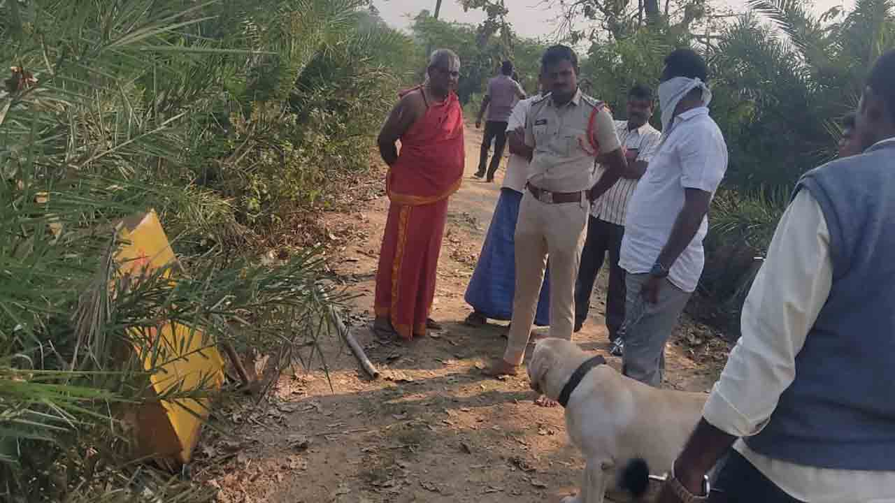 వేంకటేశ్వరస్వామి ఆలయంలో చోరీ