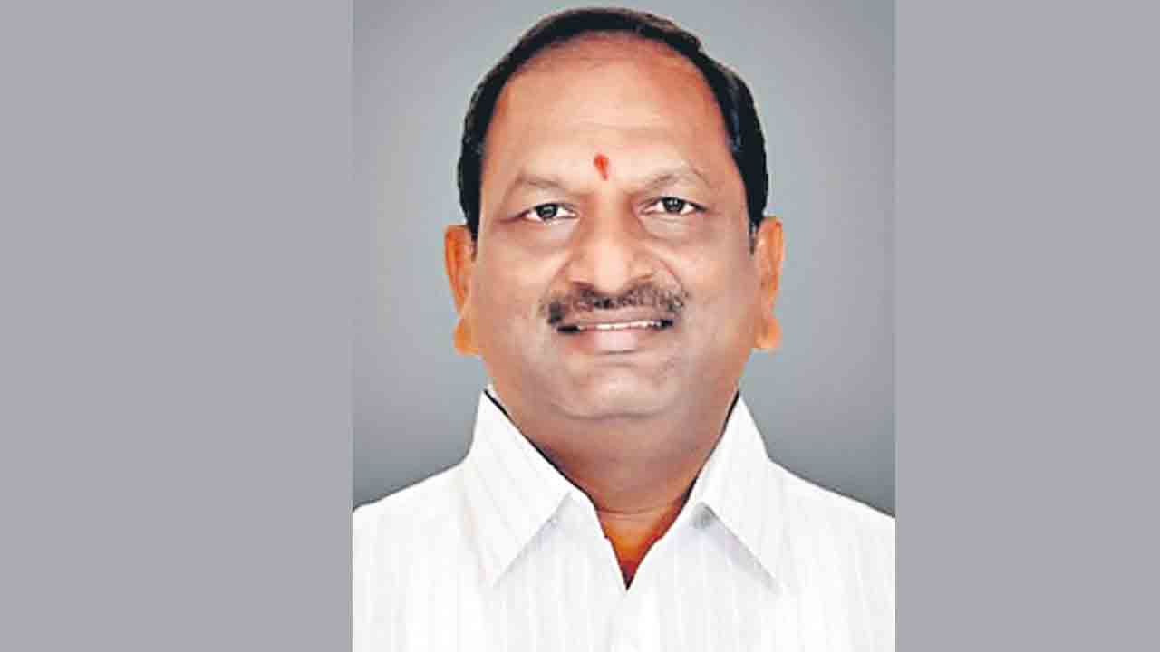 దళితబంధు పథకం ఆగదు