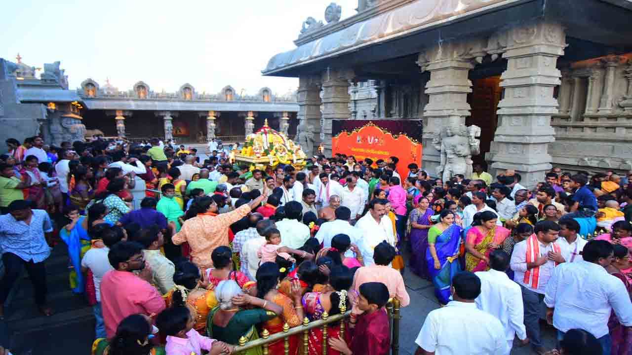 యాదగిరిగుట్టలో వైభవంగా..రథసప్తమి వేడుకలు