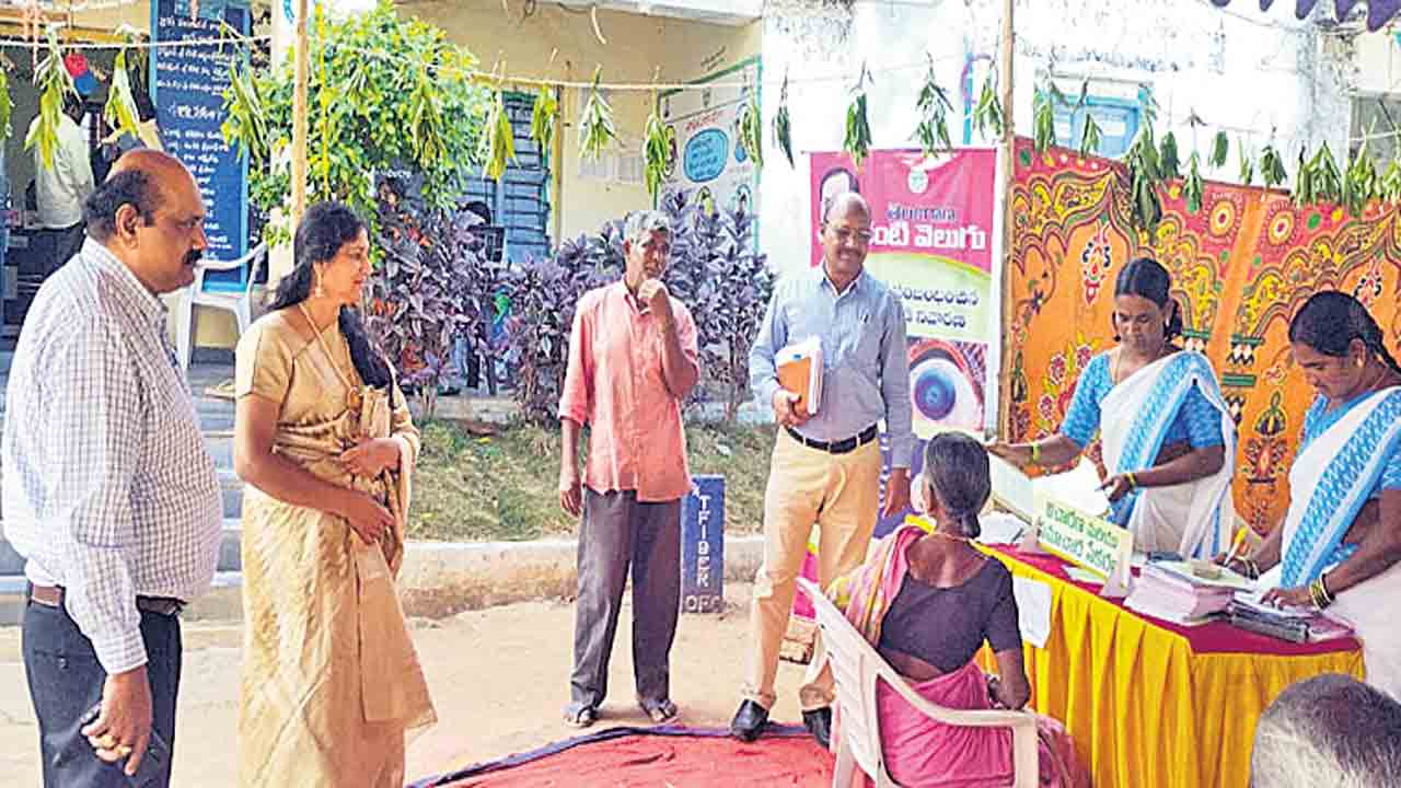 కంటి వెలుగుకు అనూహ్య స్పందన