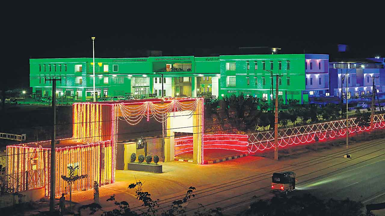 ప్రగతి బాటలో మానుకోట