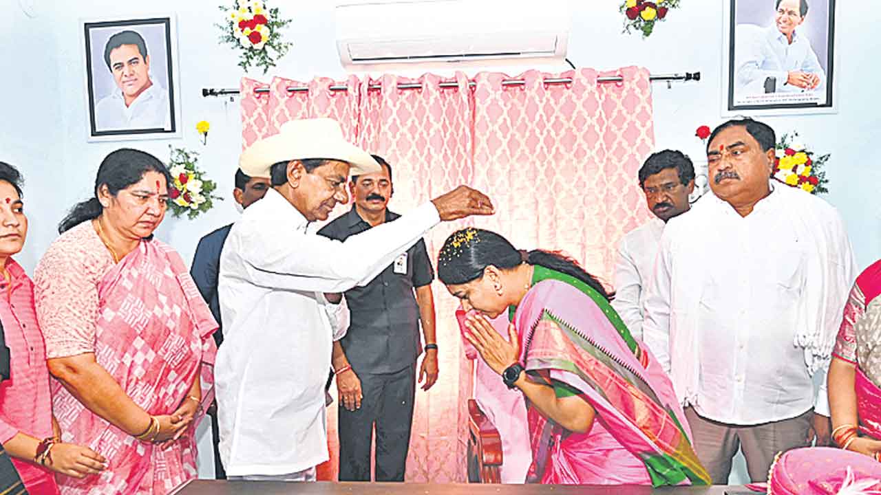 మానుకోట రాళ్లబలంతో రాష్ట్రం సాకారమైంది