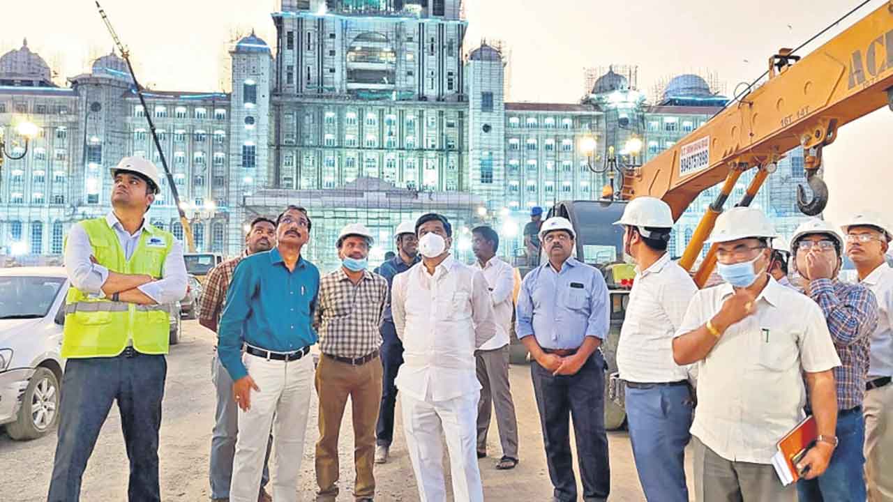 సచివాలయ పనుల్లో వేగం పెంచండి