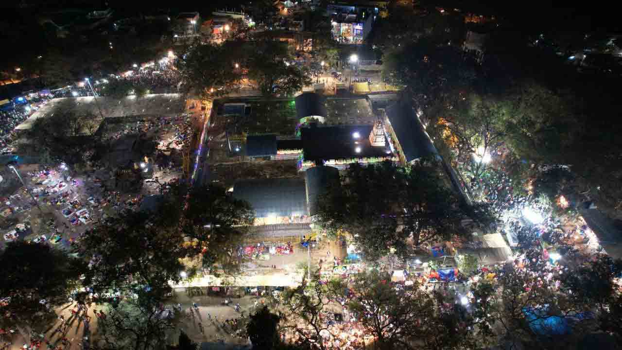 పోటెత్తిన ఐనవోలు