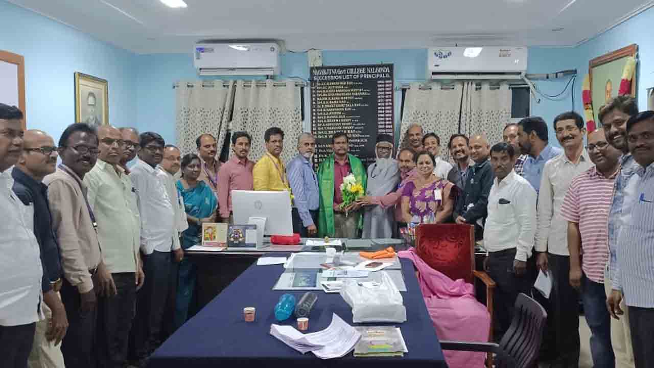 ఎన్‌జీ కళాశాల రాజనీతి శాస్త్ర అధ్యాపకుడు యాదగిరికి డాక్టరేట్‌