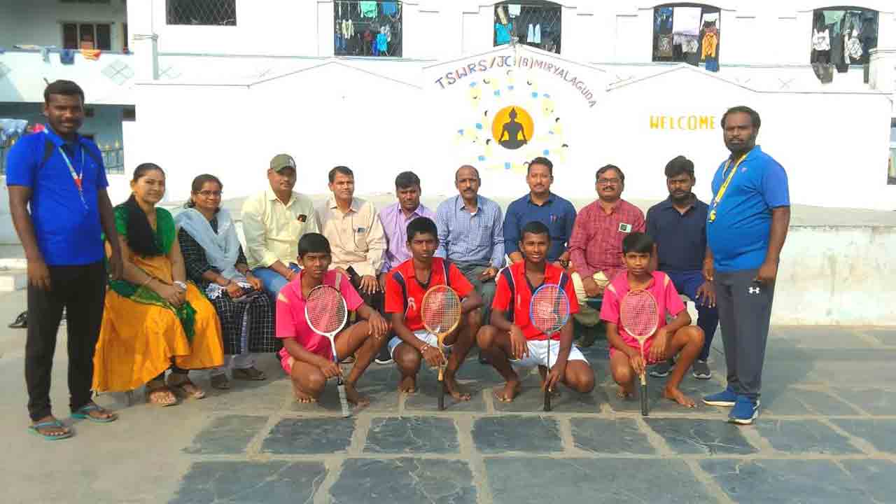 రాష్ట్రస్థాయి బాల్‌బాడ్మింటన్‌ పోటీలకు ఎంపిక