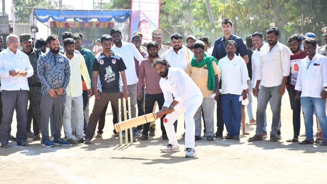 స్వరాష్ట్రంలో క్రీడలకు పెద్దపీట