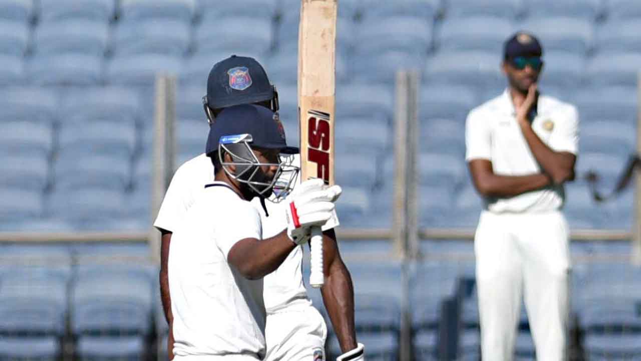 మహారాష్ట్ర 353/5