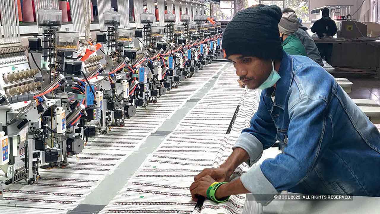 సంక్షోభంలో సూరత్‌ వస్త్ర పరిశ్రమ