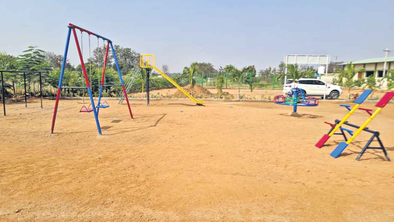 గ్రామగ్రామాన..క్రీడా ప్రాంగణం