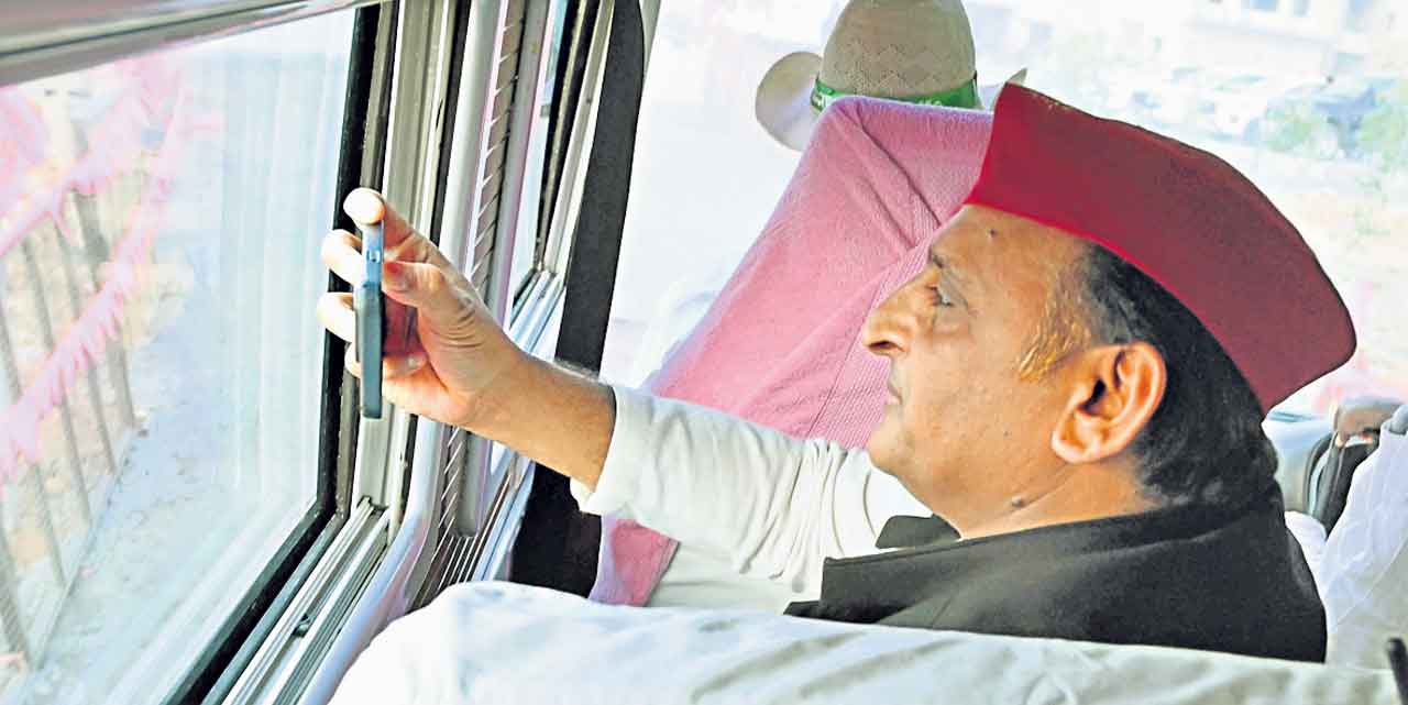 కేసీఆర్‌ మా పెద్దన్న : కేజ్రీవాల్‌