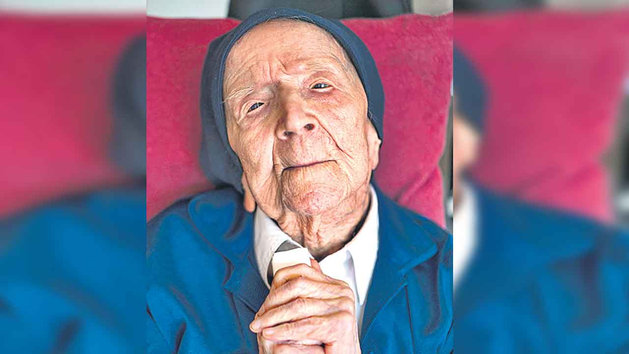 అత్యంత వృద్ధ మహిళ కన్నుమూత