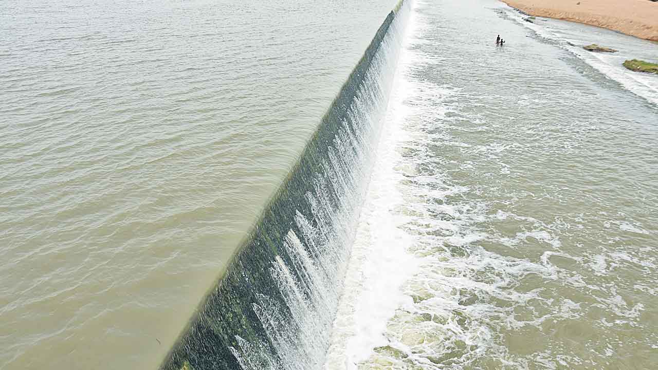 చెక్‌డ్యామ్‌లు చకాచకా!