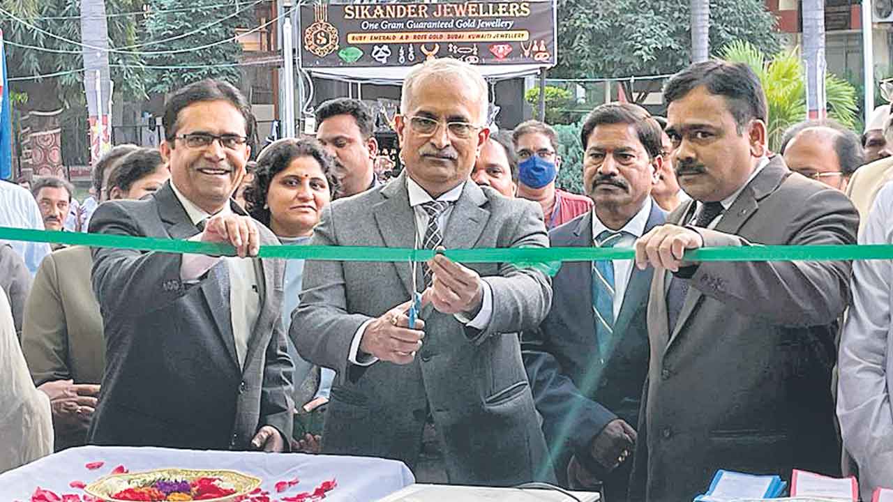 న్యాయసేవలను సద్వినియోగం చేసుకోండి