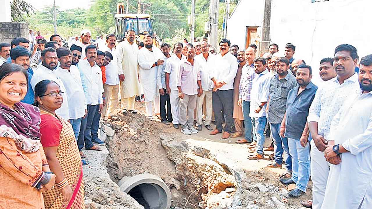 అభివృద్ధిలో అగ్రగామిగా నిలుపుతాం