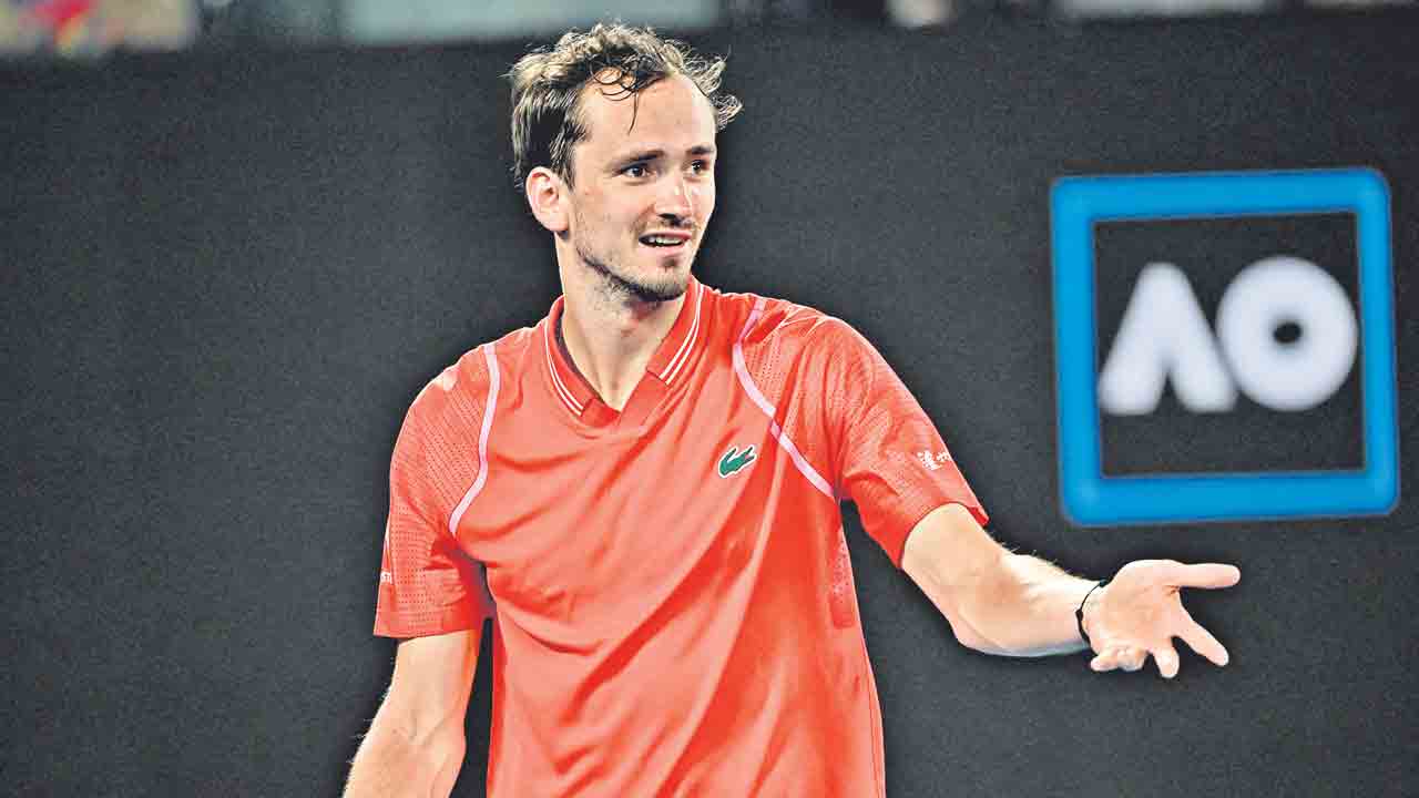 మెద్వెదెవ్‌ ఔట్‌