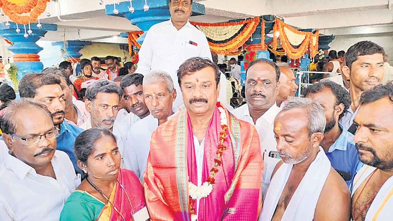 కూడవెల్లికి పోటెత్తిన భక్తజనం