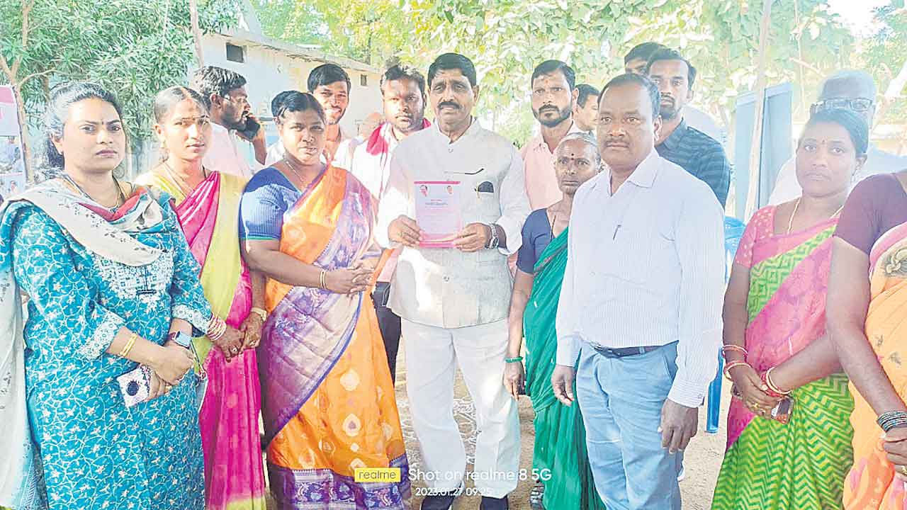 ‘కంటి వెలుగు’తో పేదల జీవితాల్లో కాంతి