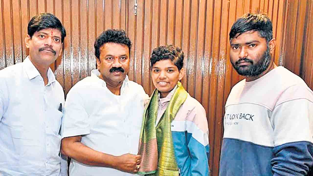 ఖేలో ఇండియా టోర్నీకి వర్షిత